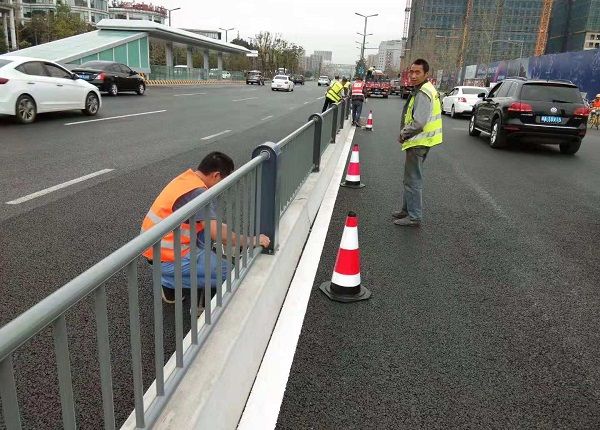 四川交通护栏施工案例展示